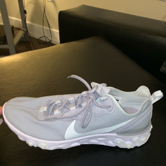 Nikereact - Picture 3 of 5